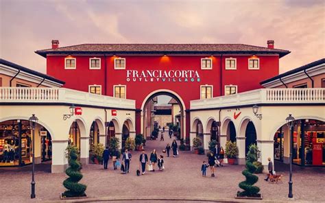 milan shopping outlet village